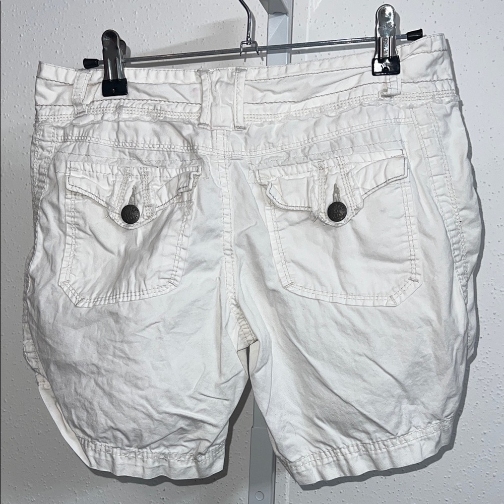 UNIONBAY Women's White Cargo Shorts - Picture 7 of 7
